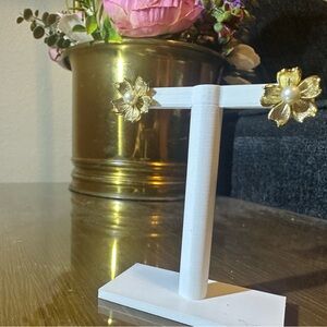 American Vintage Gold Floral Earrings